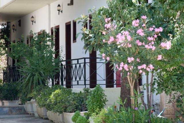 Hotel Finikounda Ngoại thất bức ảnh