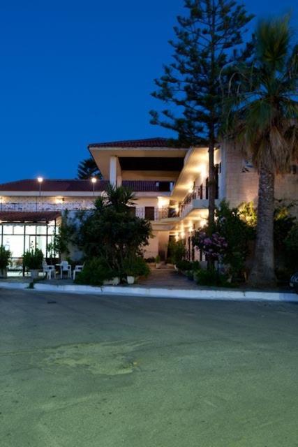 Hotel Finikounda Ngoại thất bức ảnh
